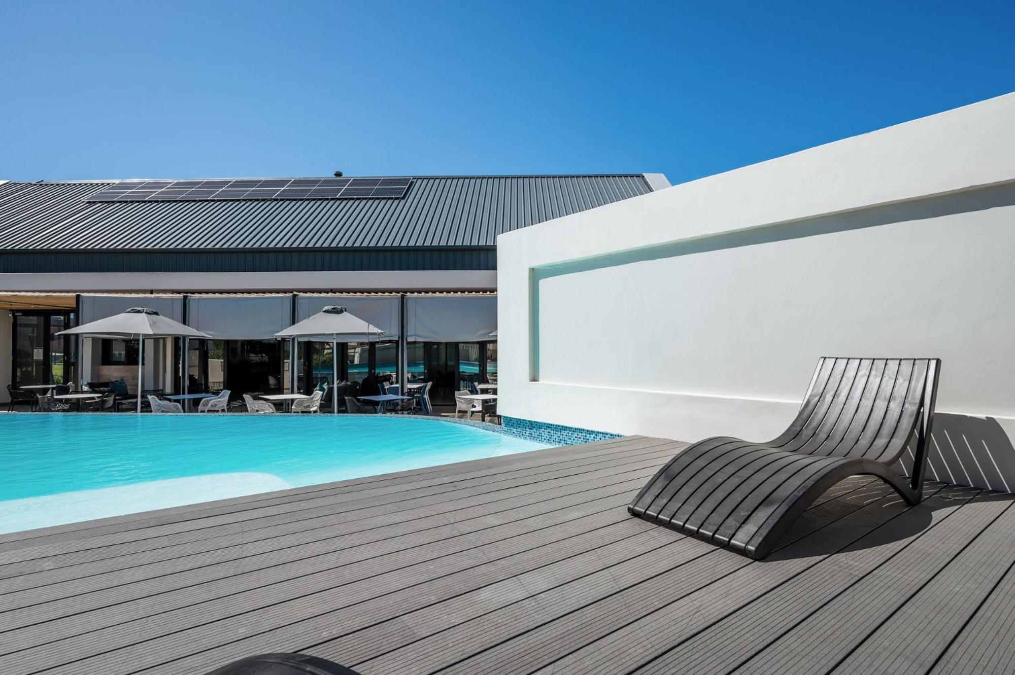 Cozy Modern Apartment At Bellamare Port Elizabeth Exterior photo